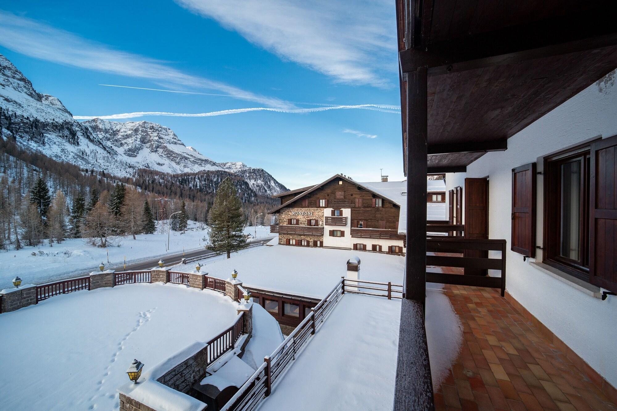 Hotel Monzoni - San Pellegrino エクステリア 写真