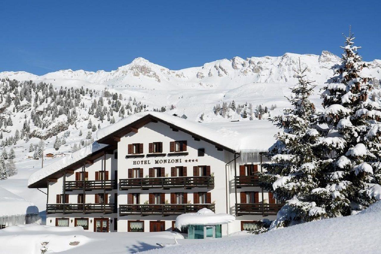 Hotel Monzoni - San Pellegrino エクステリア 写真